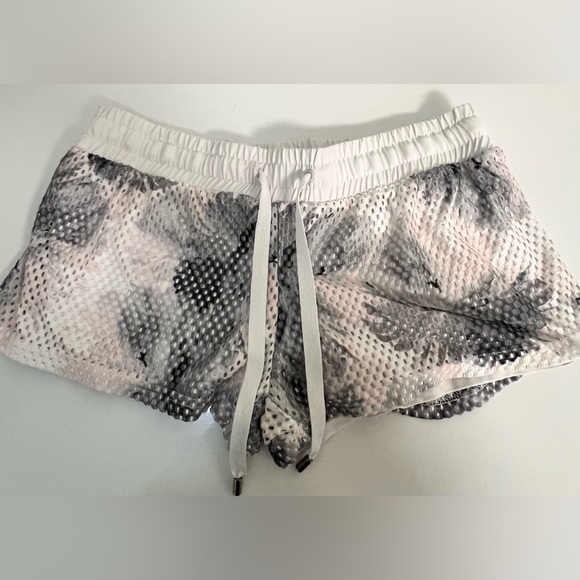 Fabletics white mesh, fully lined athletic shorts. Pink gray floral. Size XS - Picture 1 of 7